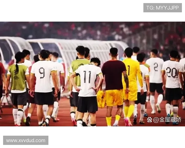 国足迎来关键战役新帅首秀引发球迷高度关注与期待世界杯征程前景