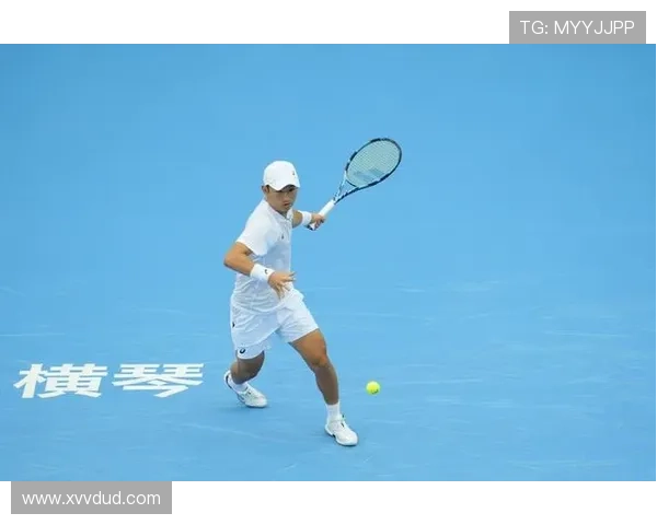 新赛季网球巡回赛揭幕 名将回归新星崛起冠军争夺白热化